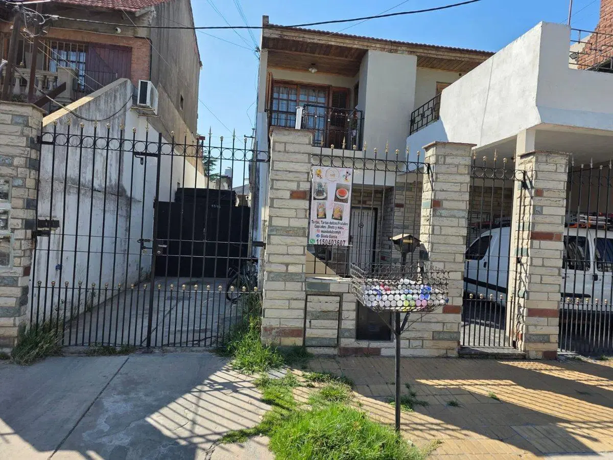 VENTA DE DEPOSITO INTERNO EN LANUS OESTE 5