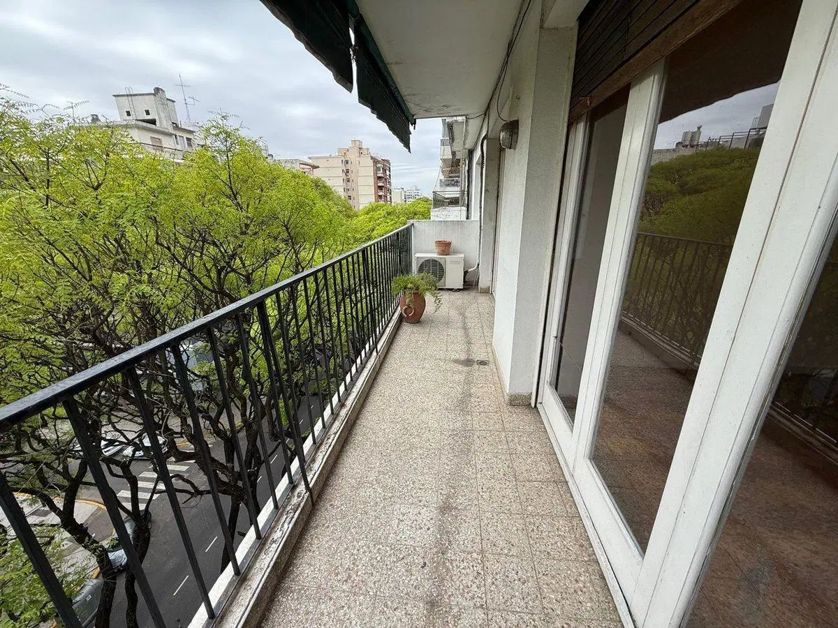 VENTA , DEPARTAMENTO 4AMB CON BALCÓN AL FRENTE 4