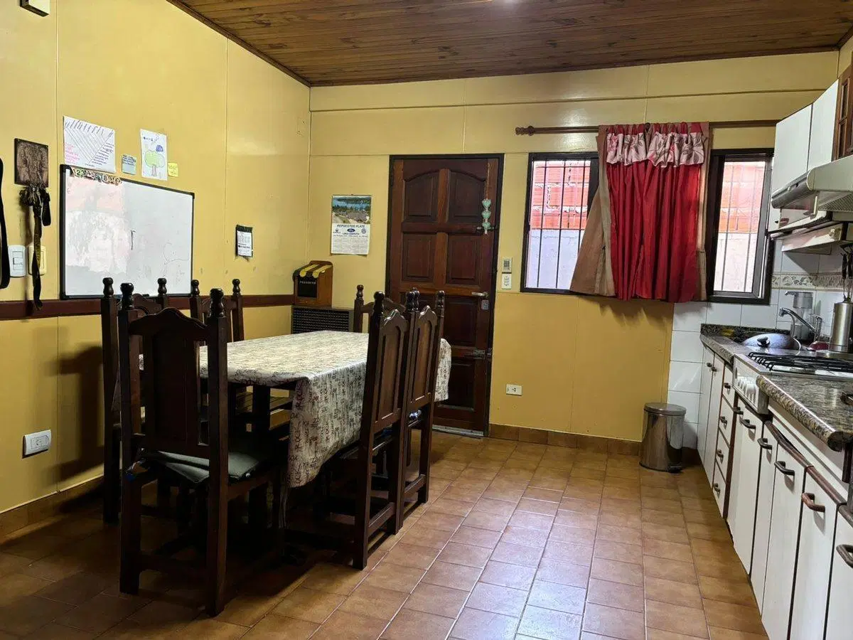 CASA 3 DORMITORIOS -  GERLI 2