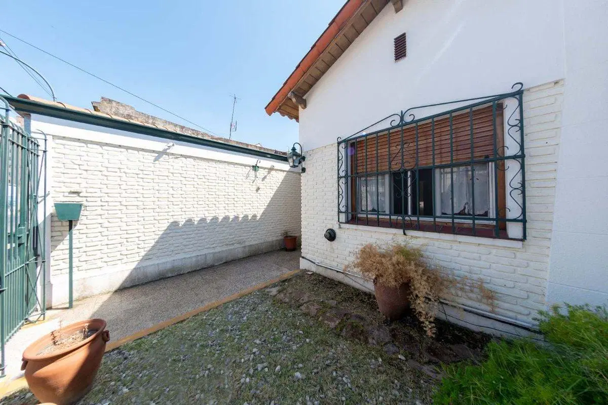 VENTA PH 3 AMB CON PATIO Y TERRAZA EN LÁNUS ESTE 3