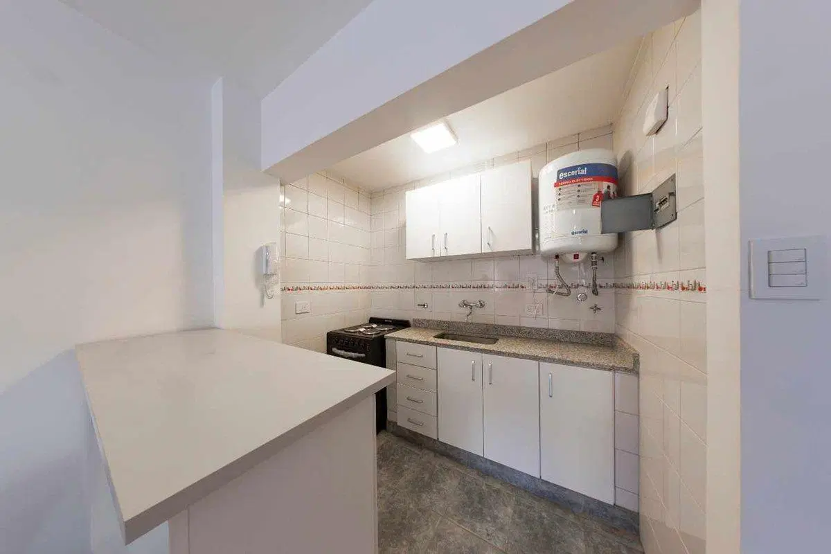 VENTA MONOAMBIENTE  CON COCHERA EN SAN NICOLAS 2