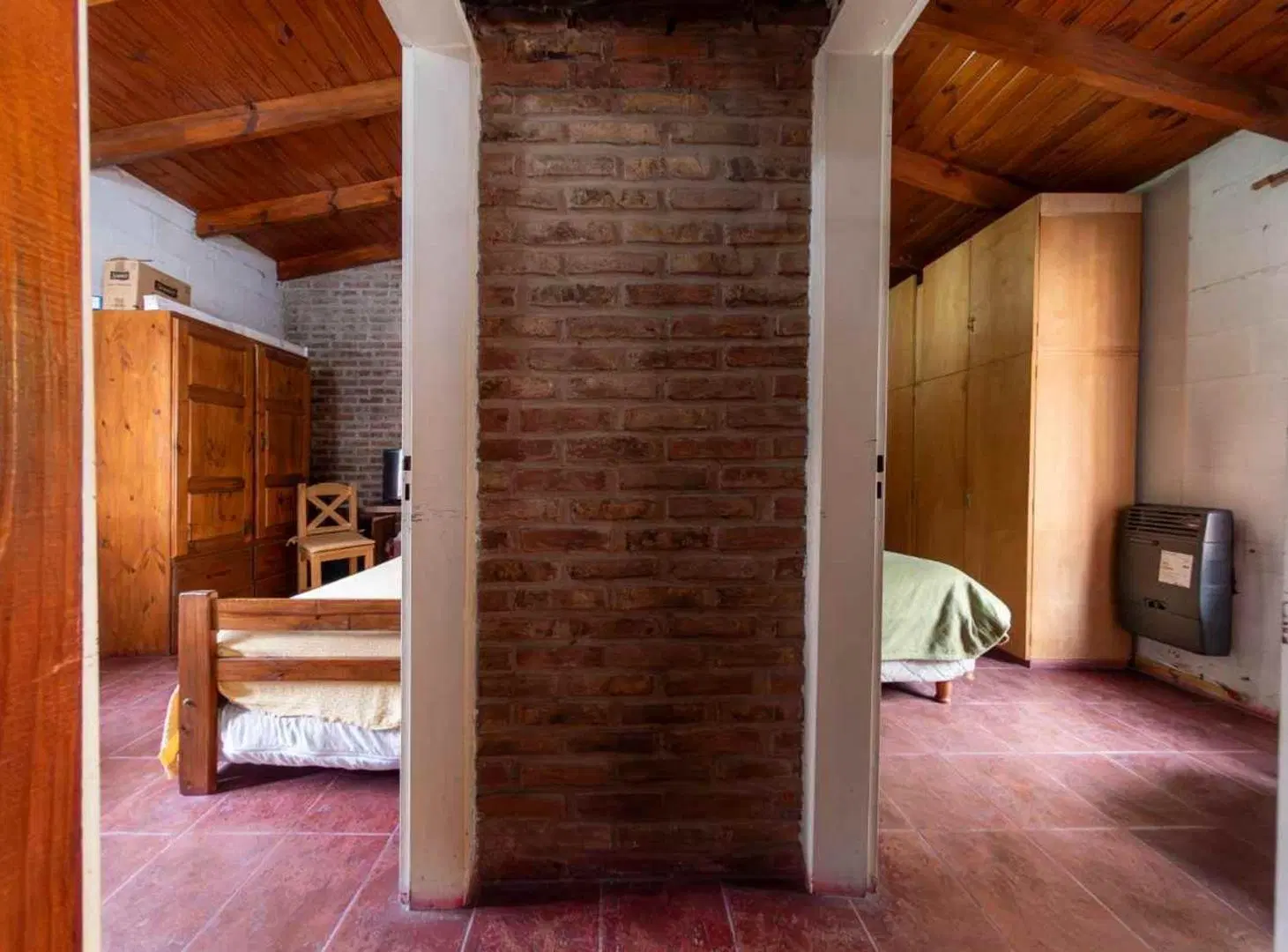VENTA CASA 3 AMB.- APTO CREDITO-PILETA- BURZACO. 5