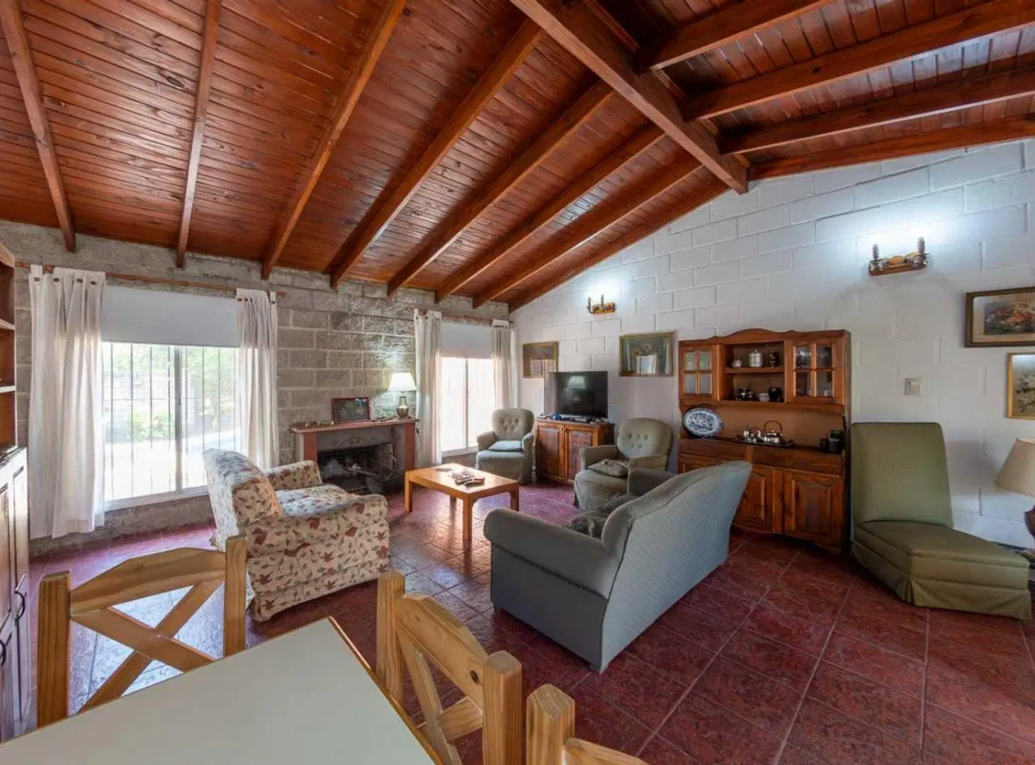 VENTA CASA 3 AMB.- APTO CREDITO-PILETA- BURZACO. 3