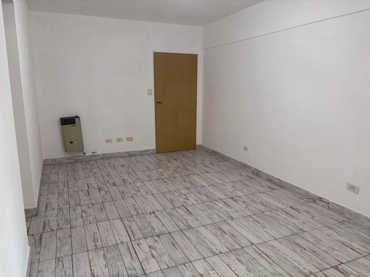 Foto de VENTA 2 AMB CON COCHERA EN BALVANERA, imagen 2