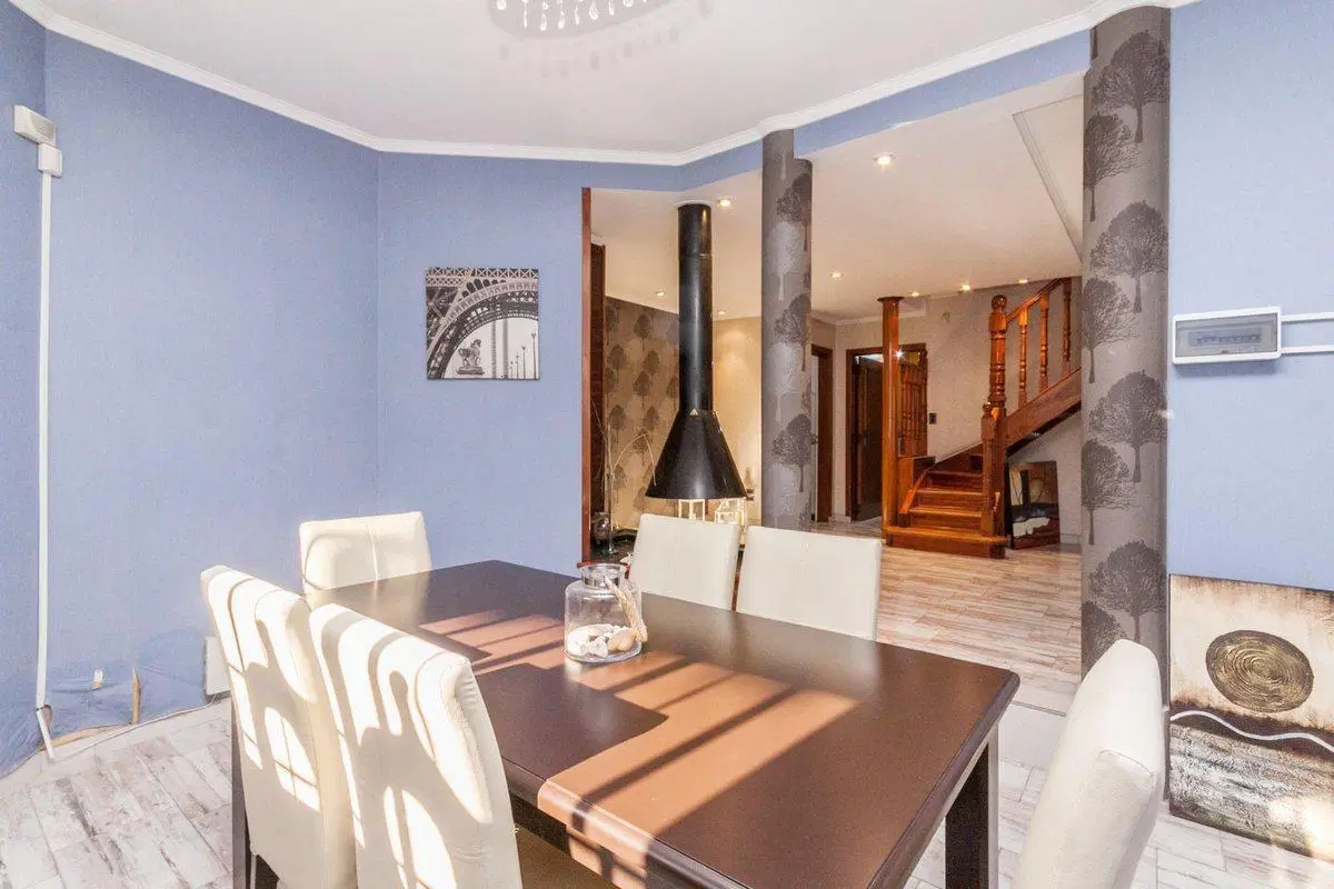 VENTA CASA 5 AMBIENTES CON PATIO Y COCHERA LANUS 8