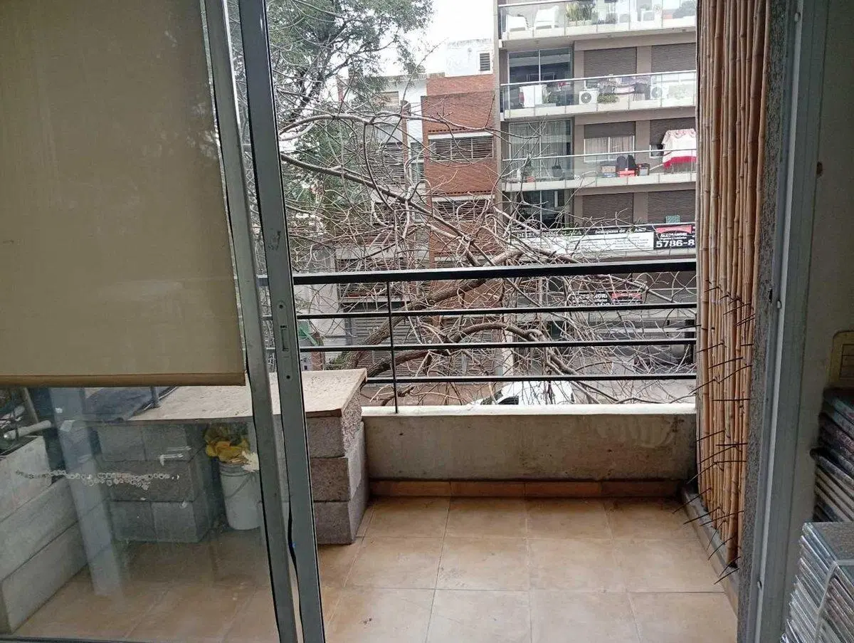 VENTA MONOAMBIENTE C/COCHERA Y BAULERA EN FLORES 4
