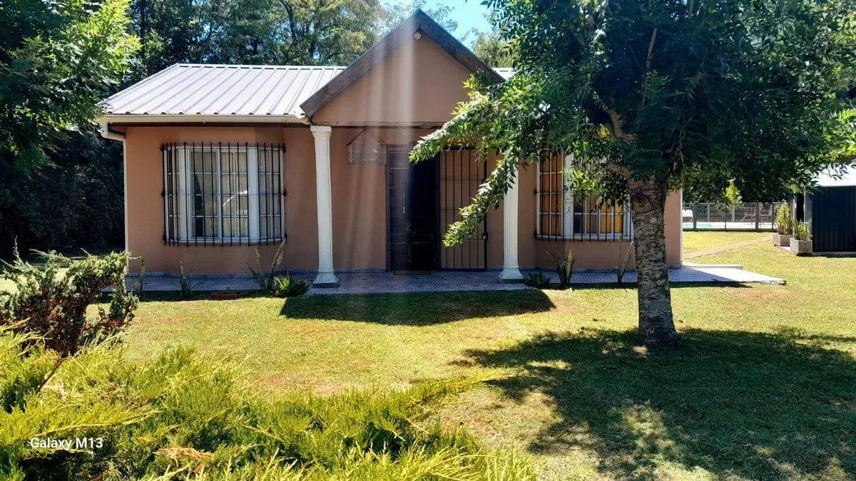 VENTA-CASA C/PARQUE 1400m2 Y PILETA-CHASCOMÚS 3