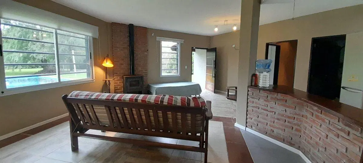 VENTA CASA 3 AMB SOBRE LOTE 2400 MTS-CHASCOMÚS 5