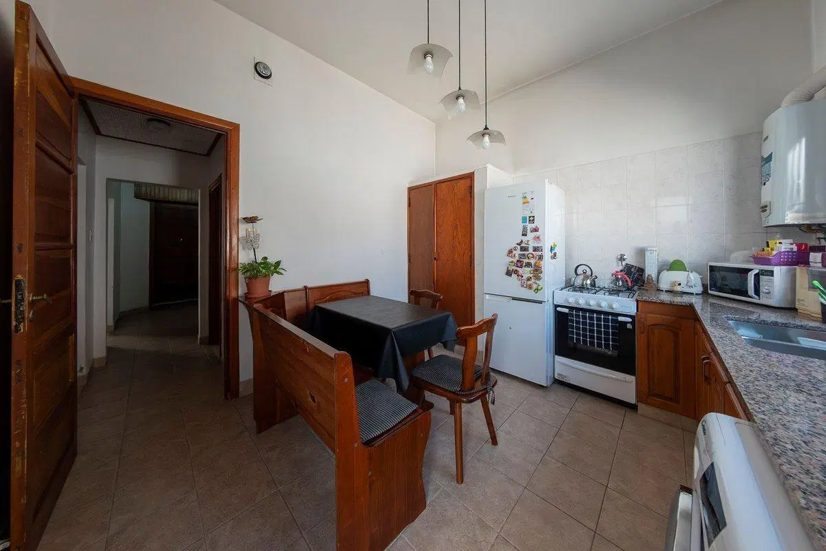 VENTA CASA 3 AMB.C/COCHERA EXCELENTE GERLI 2