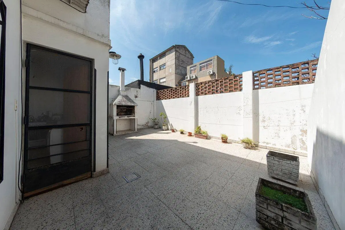 VENTA CASA 3 AMB.C/COCHERA EXCELENTE GERLI 5