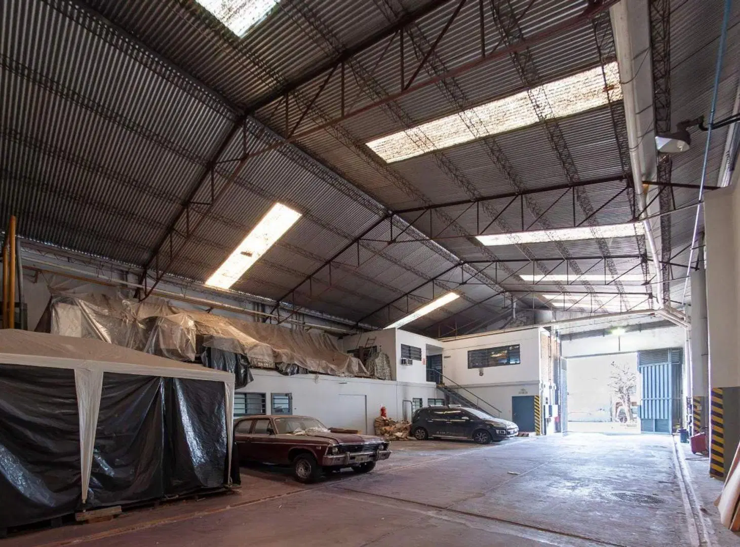 VENTA GALPÓN 1200 MTS. EN PLANTA - LANÚS 5