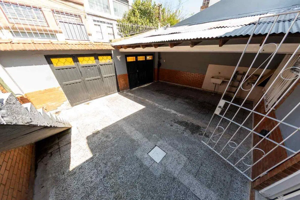 VENTA PH 3 AMB. C/PATIO Y COCHERA - LANÚS 3