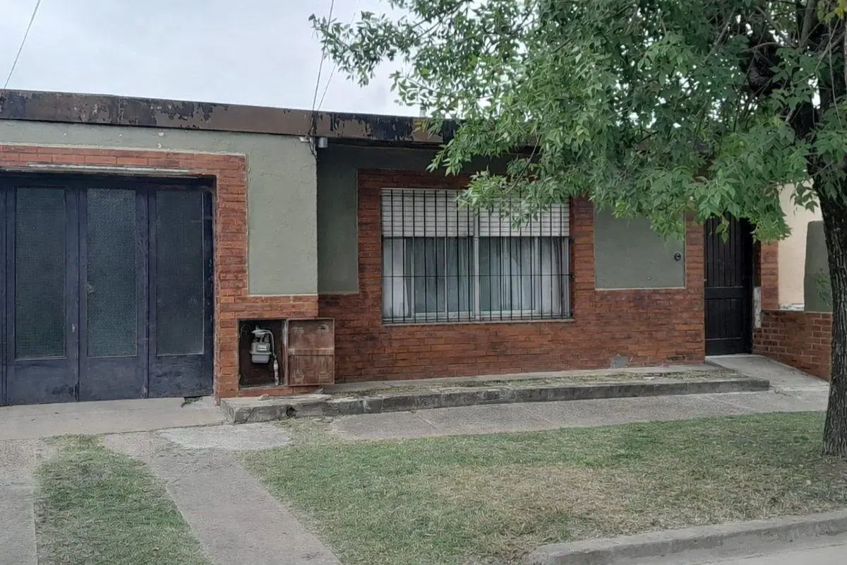 VENTA-CASA 4 AMB-C/PARQUE Y GARAJE-CHASCOMÚS 2