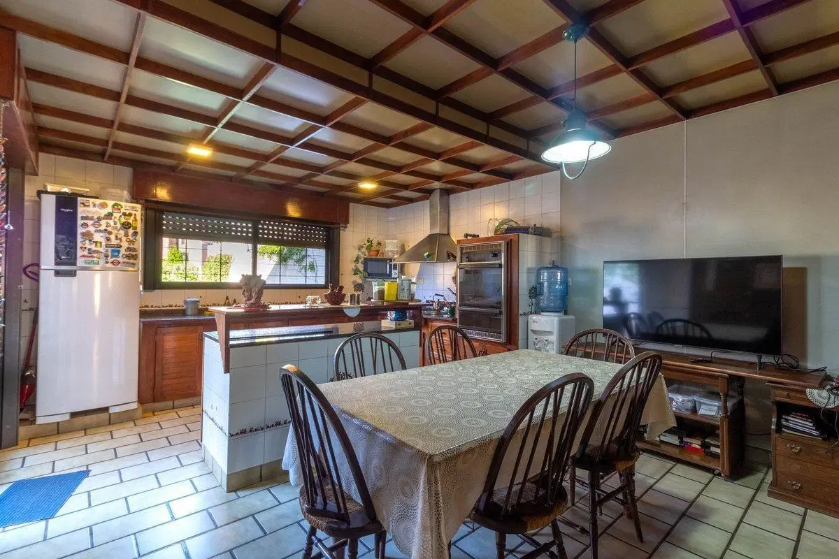 VENTA CASA 4 DORMITORIOS JARDÍN QUINCHO DON BOSCO 5