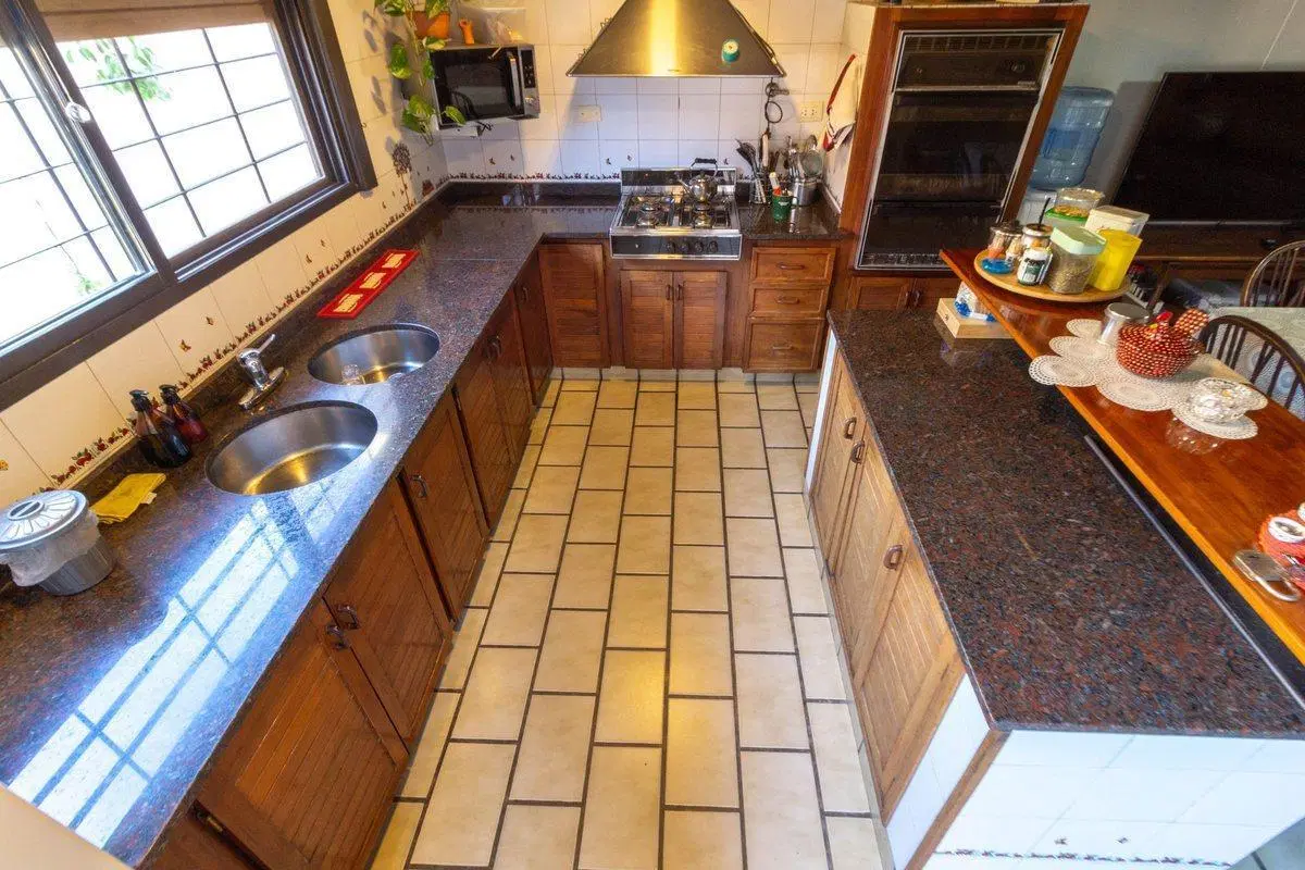 VENTA CASA 4 DORMITORIOS JARDÍN QUINCHO DON BOSCO 4