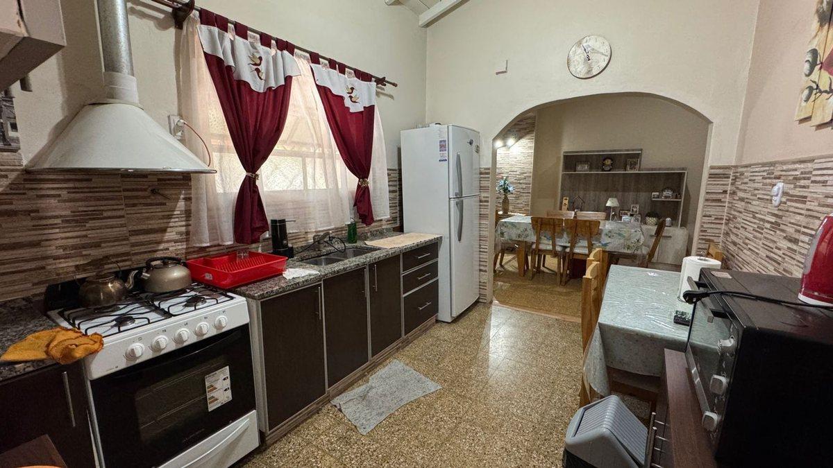 Foto de VENTA DOS CASAS CON LOTE PROPIO - LOMAS DE ZAMORA, imagen 4