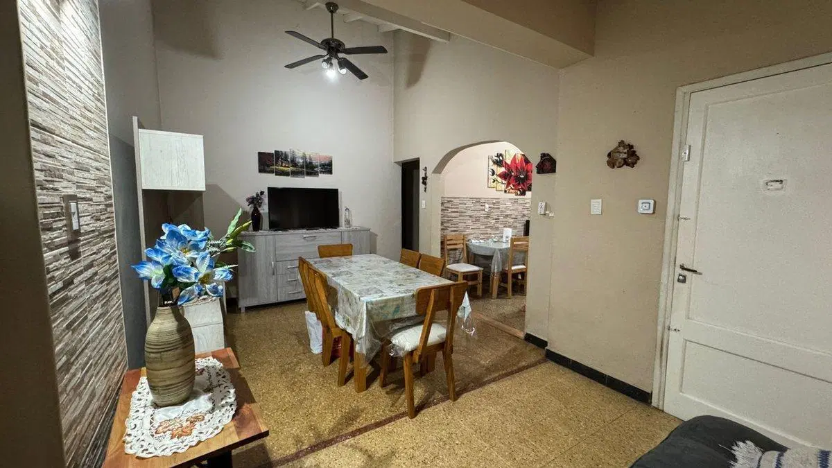 VENTA DOS CASAS CON LOTE PROPIO - LOMAS DE ZAMORA 2