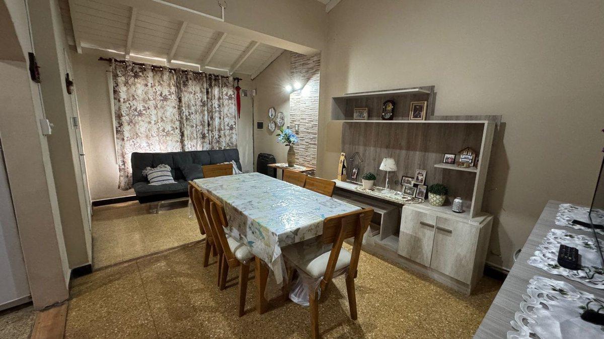 Foto de VENTA DOS CASAS CON LOTE PROPIO - LOMAS DE ZAMORA, imagen 5