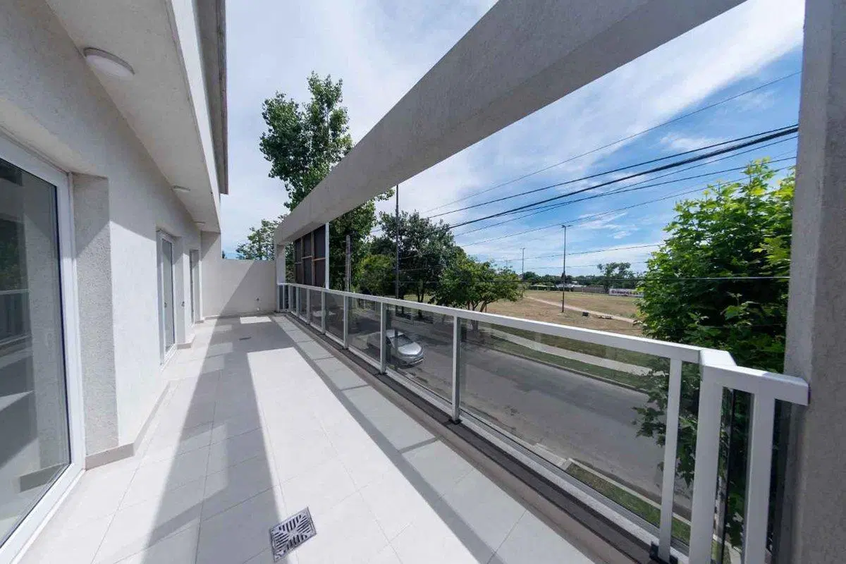 VENTA TRIPLEX A ESTRENAR C/ COCHERA EN BERAZATEGUI 4