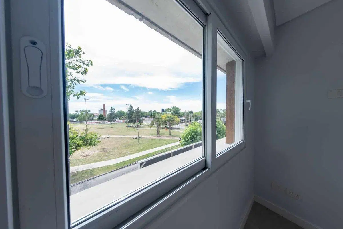 VENTA TRIPLEX A ESTRENAR C/ COCHERA EN BERAZATEGUI 2