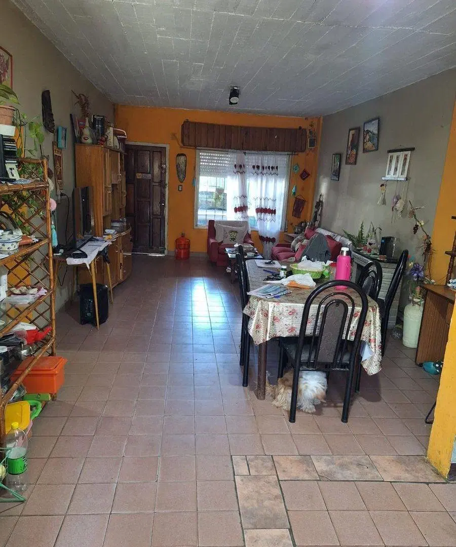 VENTA TERRENO CON 3 DEPARTAMENTOS, EZPELETA 3
