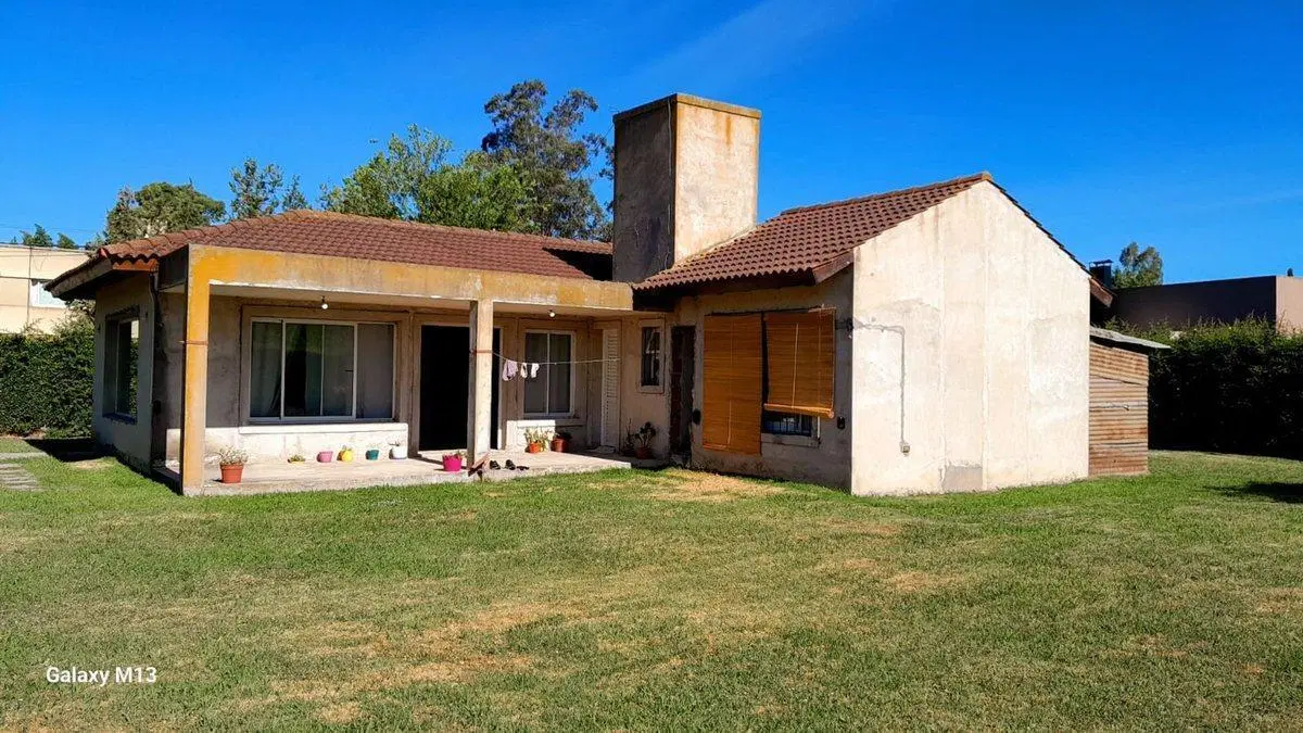 VENTA-CASA C/PARQUE 1600 M2 Y PILETA-CHASCOMUS 5