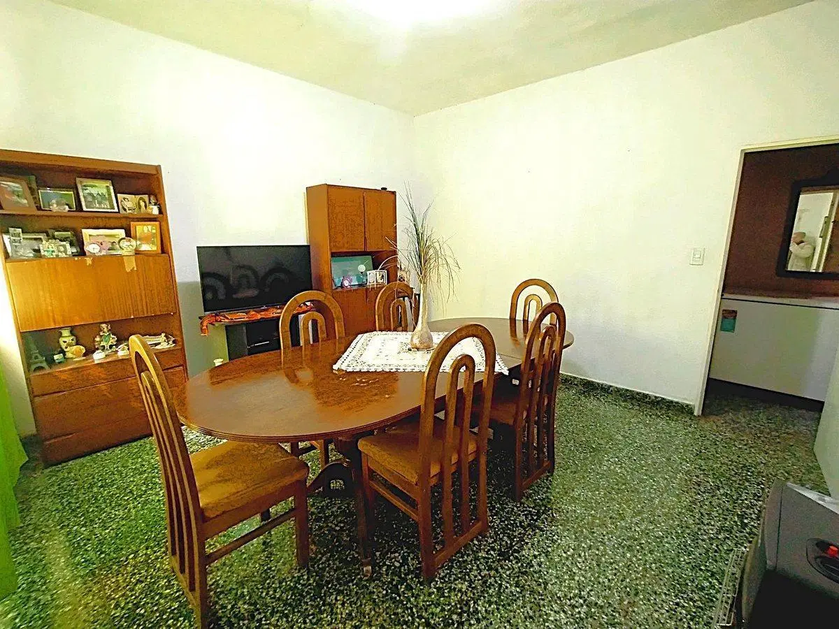 VENTA CASA 4 DORMITORIOS Y PATIO QUILMES OESTE 4