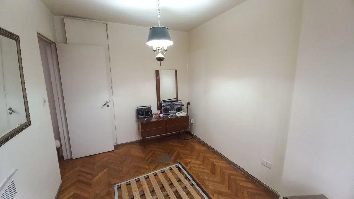 VENTA DEPTO. 2 AMBIENTES, GRAN PATIO /  RETIRO. 4