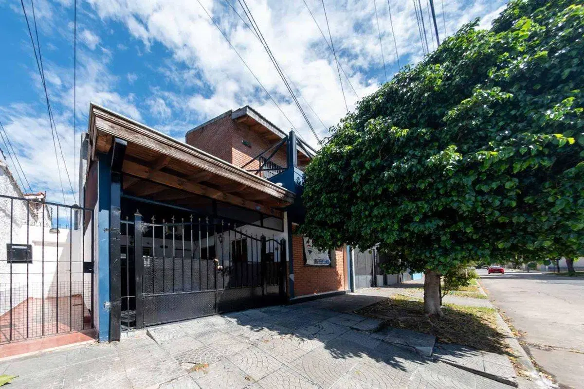 VENTA PH 5 AMB AL FRENTE CON PATIO Y COCHERA 3