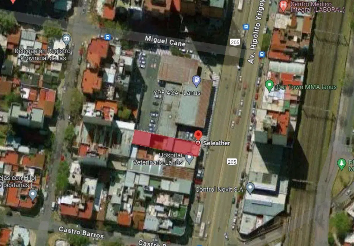 VENTA LOCAL SOBRE AVENIDA - LANÚS - A MTS ESTACIÓN 3