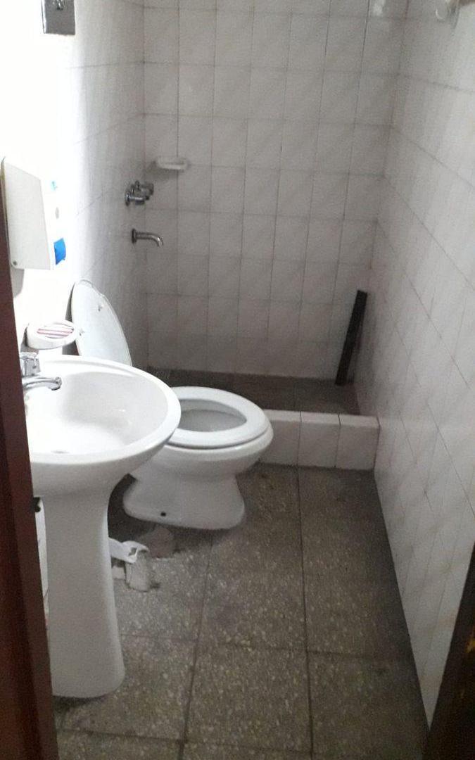 VENTA LOCAL SOBRE AVENIDA - LANÚS - A MTS ESTACIÓN