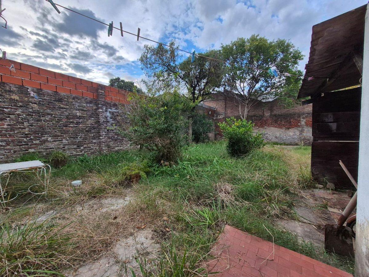VENTA CASA 4 AMB-FONDO LIBRE- 272 M2-