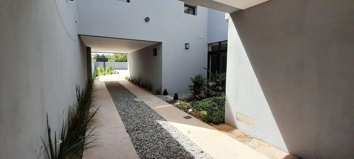 VENTA-DEPTO A ESTRENAR C/PATIO-COCHERA-CHASCOMUS 3