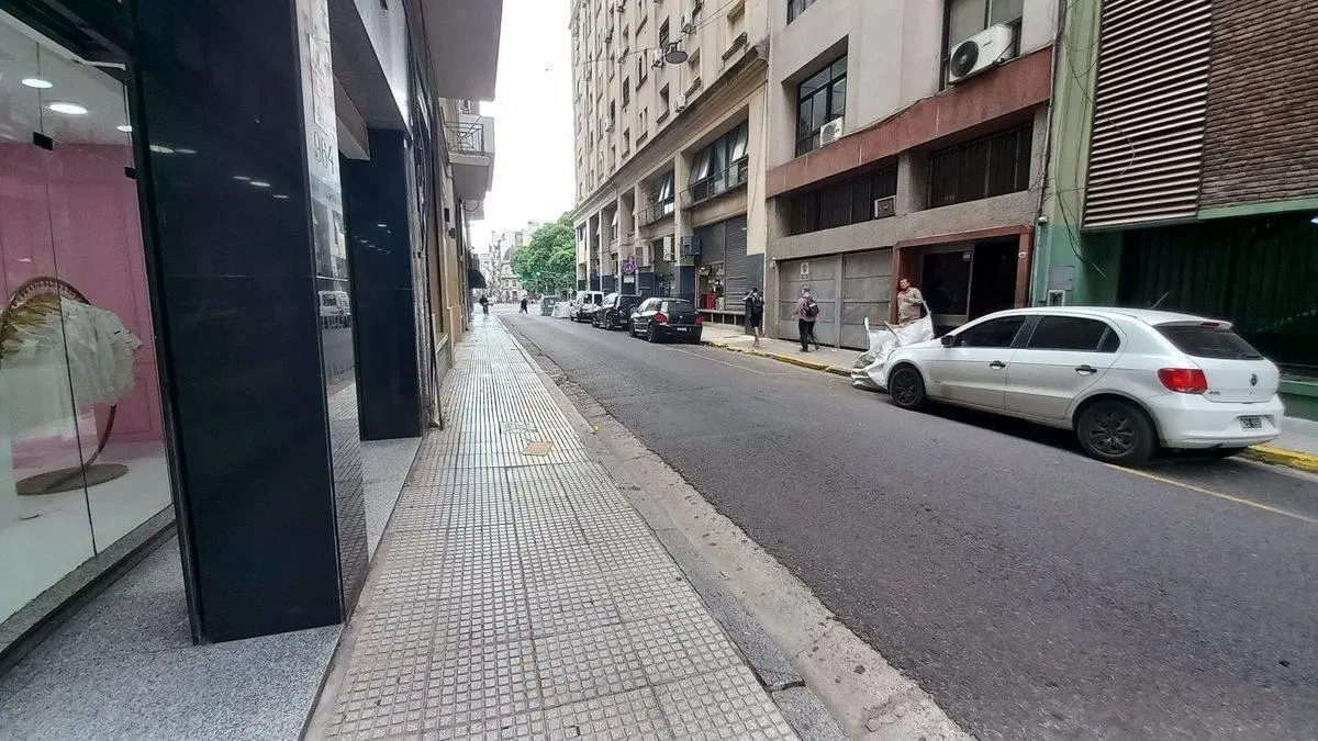 VENTA AMPLIA COCHERA BARRIO MONSERRAT/ZONA CENTRO 2