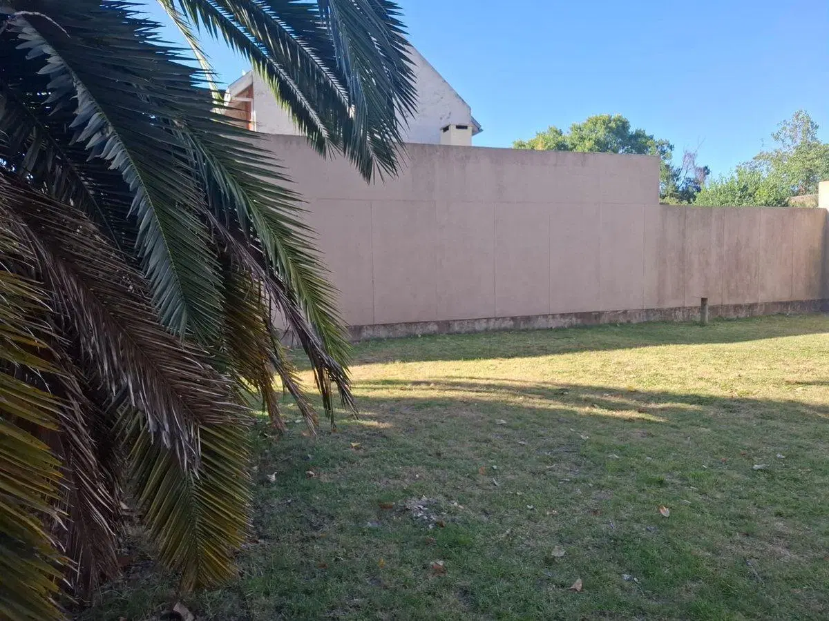 VENTA LOTE 950 MTS.  CON GALPONES Y VIVIENDA 5