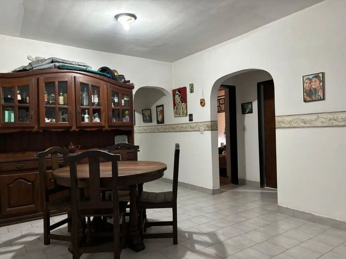 CASA 3 DORMITORIOS -  GERLI 5