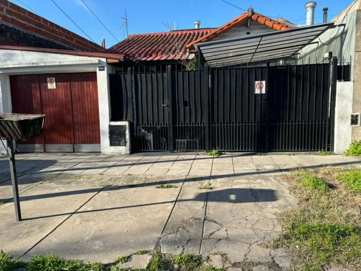 CASA 3 DORMITORIOS -  GERLI 3