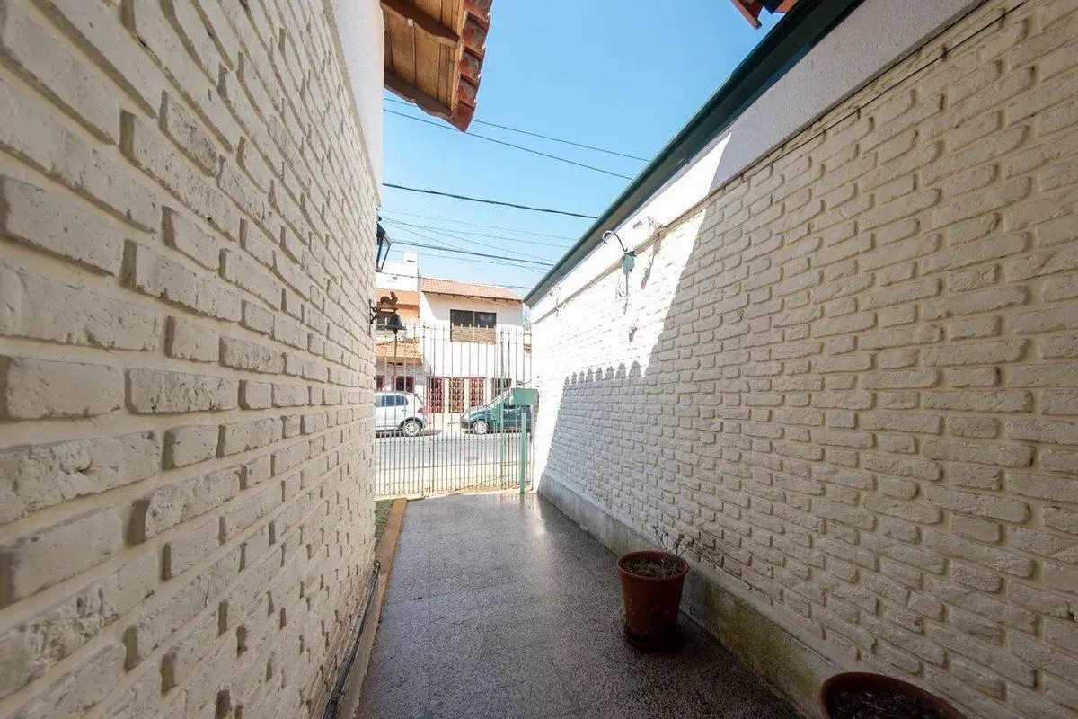 VENTA PH 3 AMB CON PATIO Y TERRAZA EN LÁNUS ESTE 3