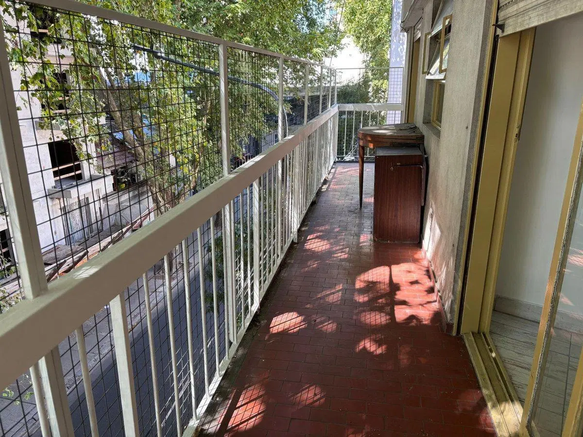 VENTA 2 AMB CON COCHERA EN BALVANERA 8