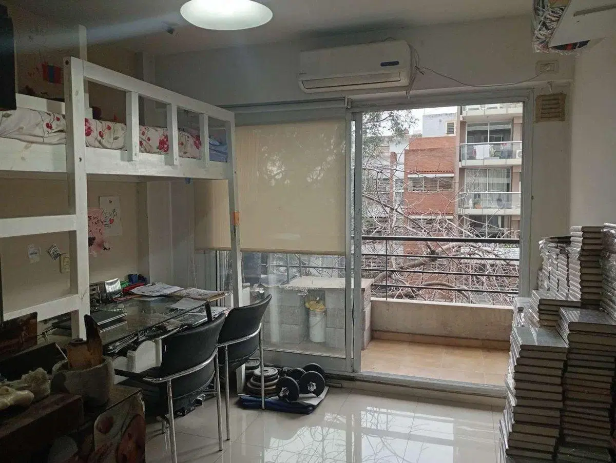 VENTA MONOAMBIENTE C/COCHERA Y BAULERA EN FLORES 4