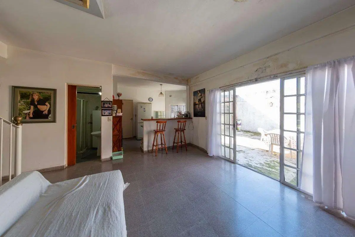 VENTA CASA  DOS PLANTAS EN ITUZAINGO 3