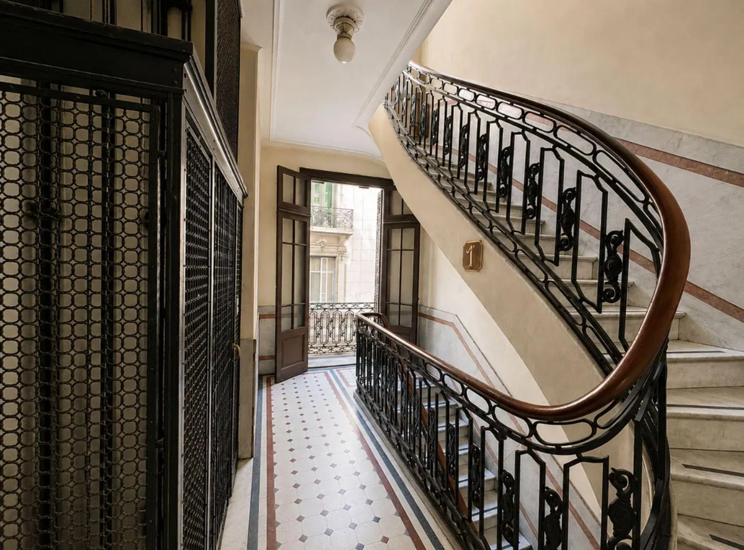 VENTA  3 AMB.EN EL CORAZON DEL CASCO HISTORICO 3