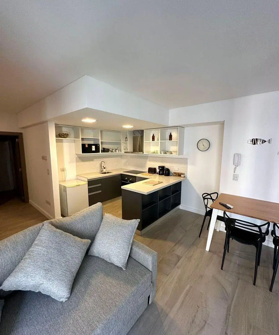 VENTA MONOAMBIENTE C/ BALCON EN MONSERRAT 5
