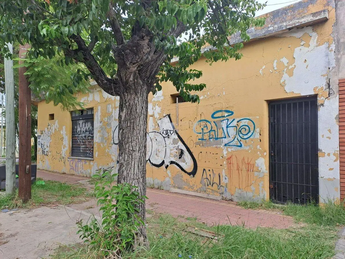ALQUILER  LOCAL- DEPOSITO-179 M- LANUS OESTE 3