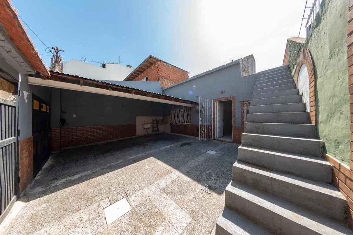 VENTA PH 3 AMB. C/PATIO Y COCHERA - LANÚS 3