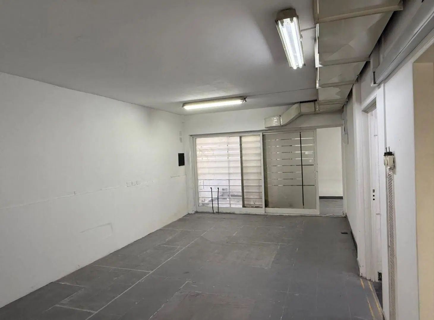 ALQUILER LOCAL CON OFICINAS - BALVANERA 2