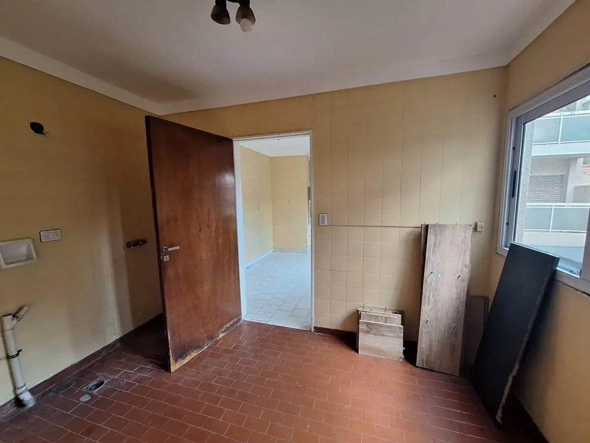 PISO DE 4 AMBIENTES C/ DEP. COCH. PATIO Y BAULERA 8