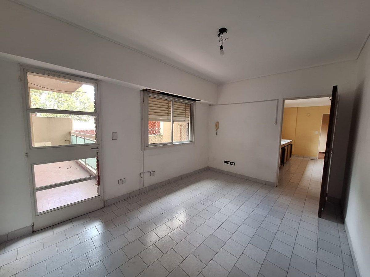 Foto de PISO DE 4 AMBIENTES C/ DEP. COCH. PATIO Y BAULERA, imagen 1