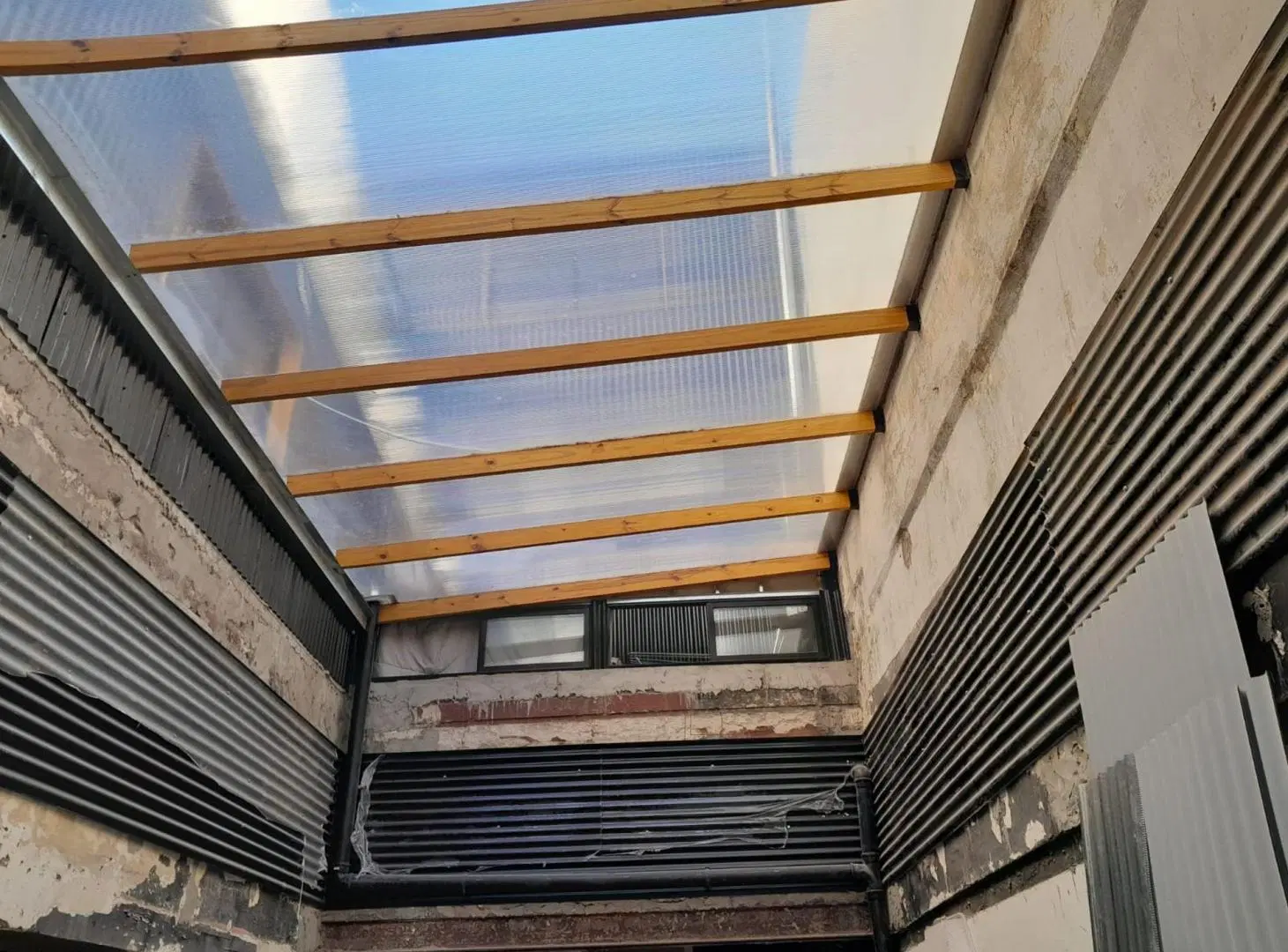 ALQUILER LOCAL CON OFICINAS  - SAN TELMO 5
