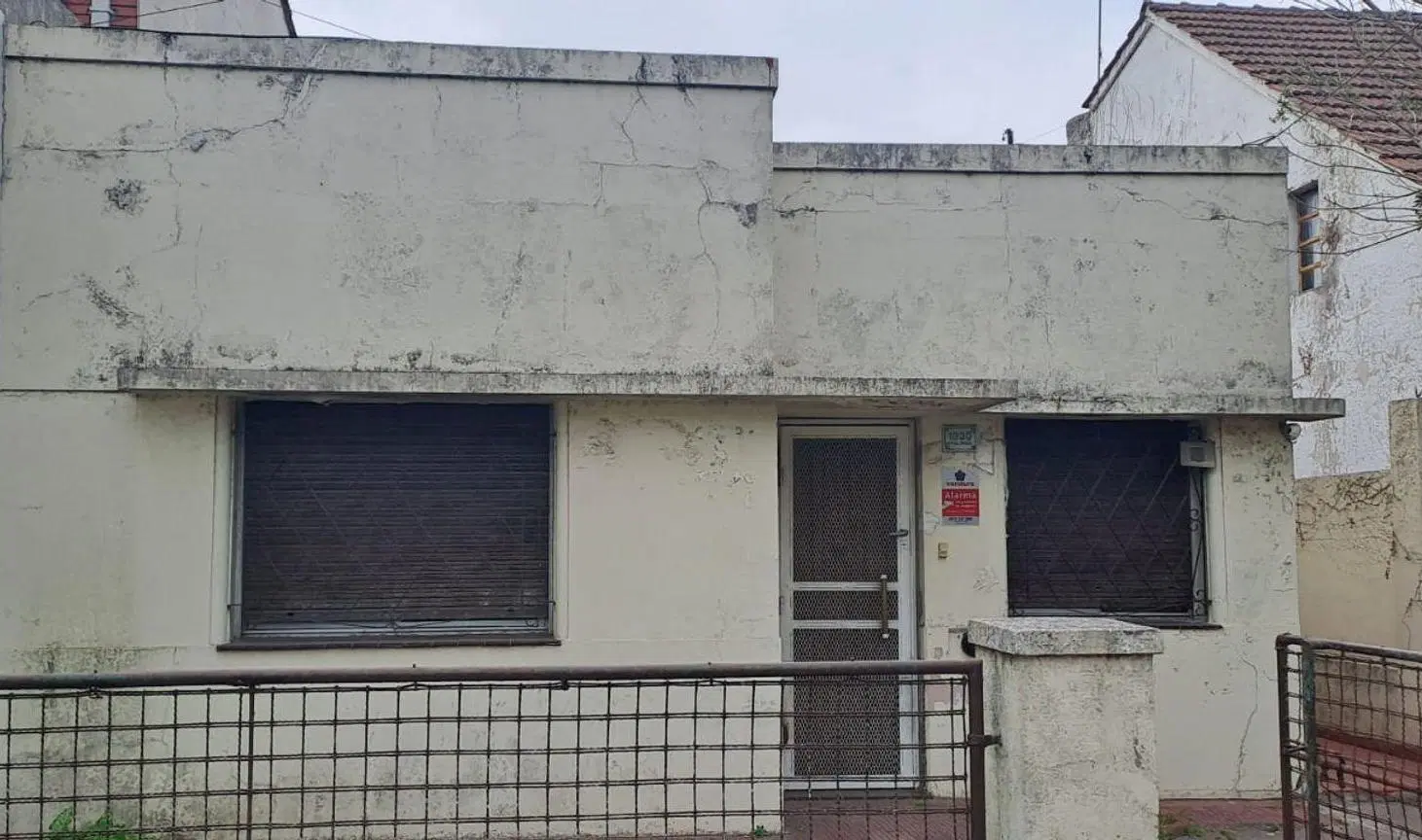 VENTA CASA 4 AMB-FONDO LIBRE- 272 M2- 4